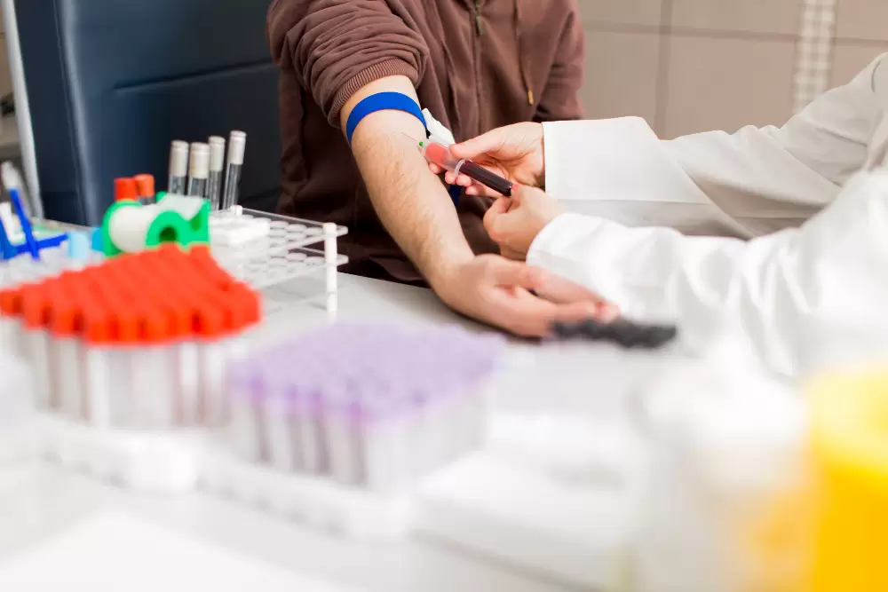گرفتن خون در آزمایشگاه